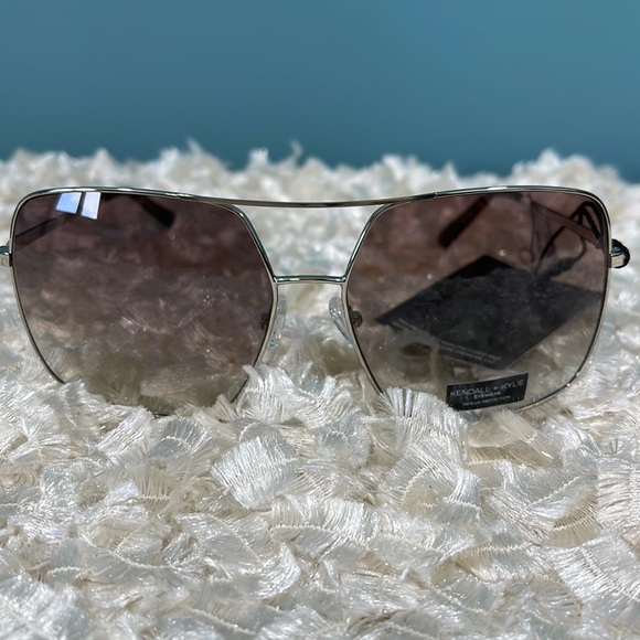 Kendall & Kylie Oversized Aviater Sunglasses - Picture 2 of 6